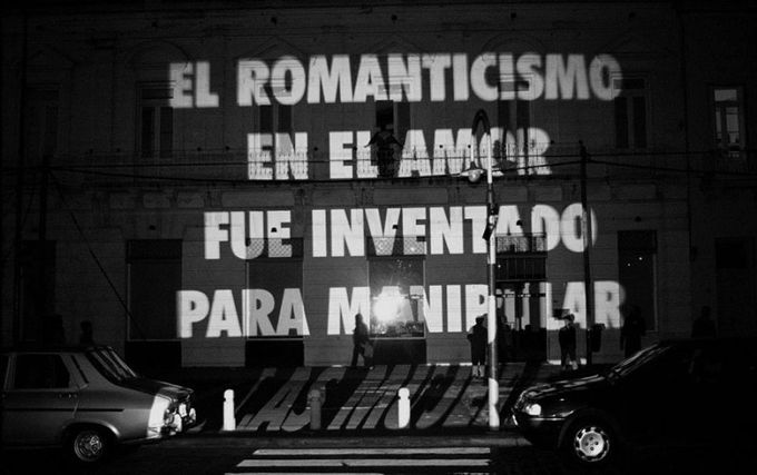 El romanticismo en el amor fue inventado para manipular a las mujeres